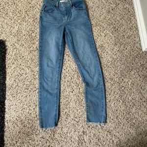 Levi’s high rise skinny, size 26